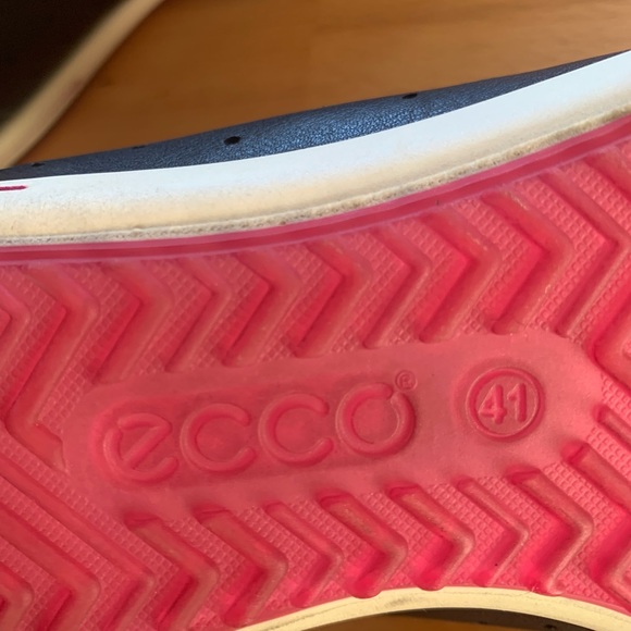 Ecco black leather sneakers size 10-10.5 (European 41) - Picture 12 of 13